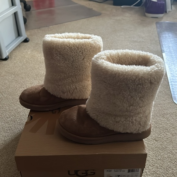 UGG Patten Boot Sherpa lined women’s boot in chestnut - Picture 2 of 4